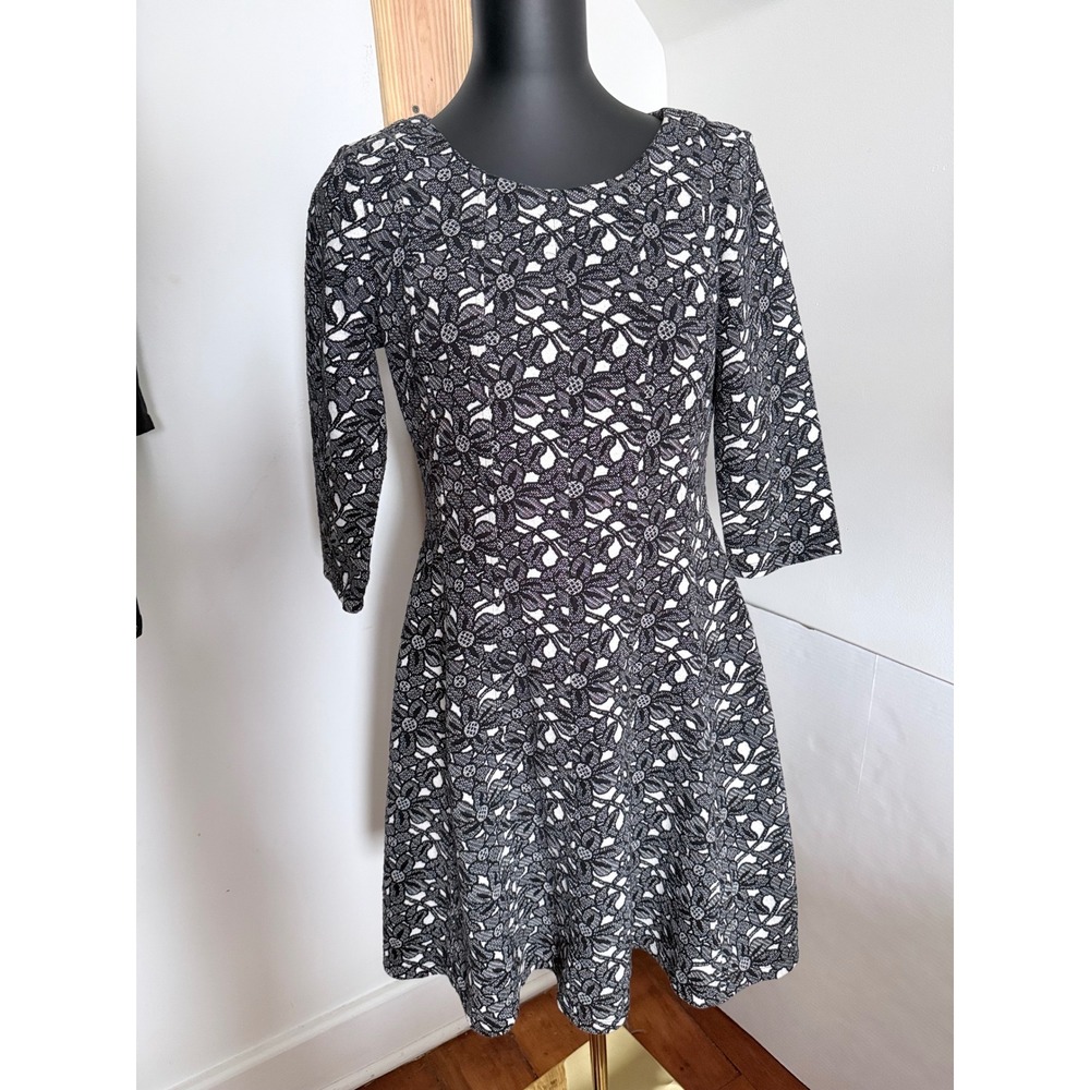 Taylor Women's Size 8 Black White Floral Fit & Flare A-Line Dress 3/4 Sleeve